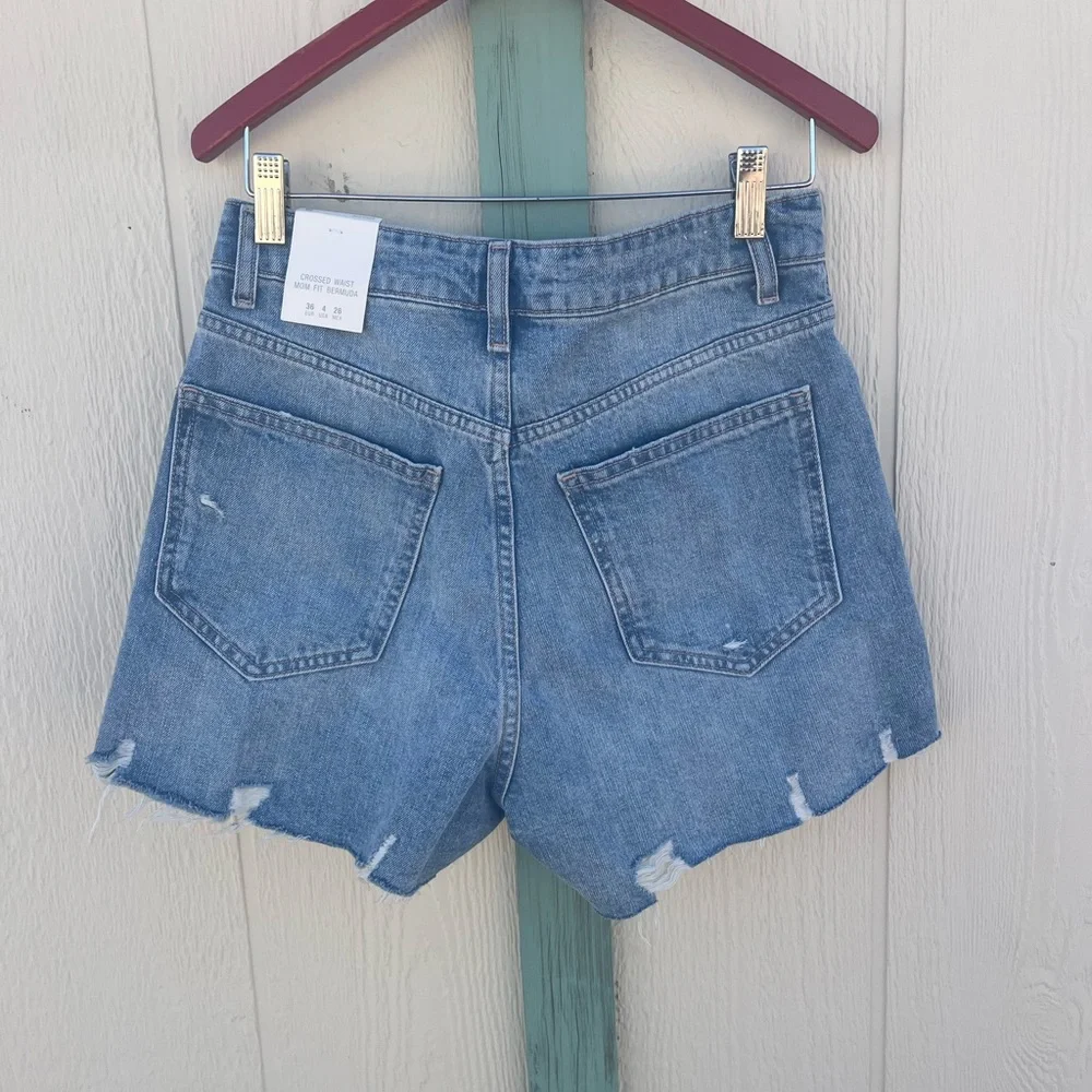 Zara Crossed Waist High Rise Mom Fit BermudaShorts Distressed‎ Size 4